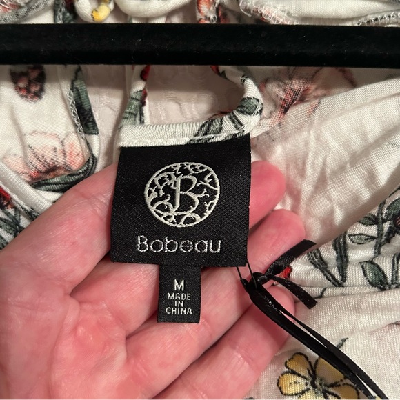 Bobeau Cream and Red Ruffled Blouse with Bell Sleeves NWT Medium - Picture 6 of 6